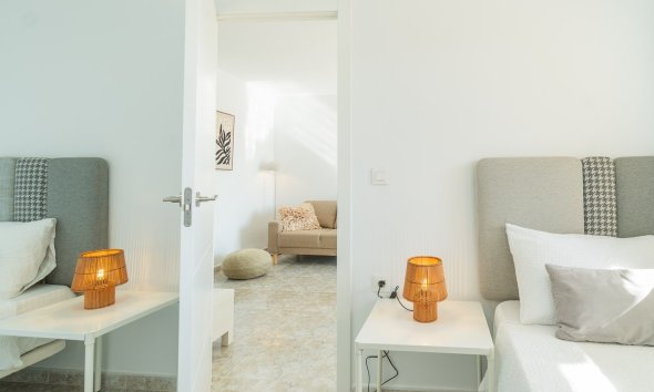 Resale - Apartament / Duplex - Torrevieja - La Mata