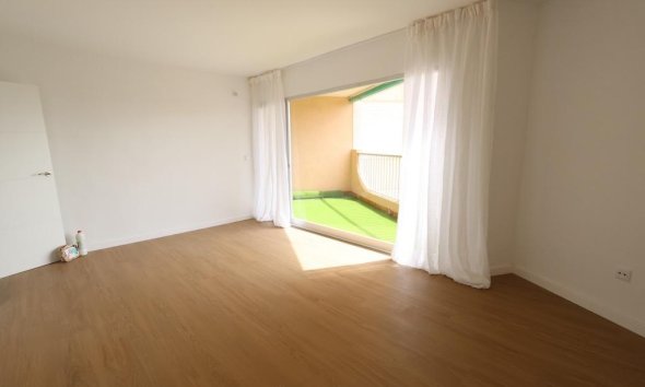 Reventa - Apartamento / Dúplex - Orihuela Costa - La Zenia