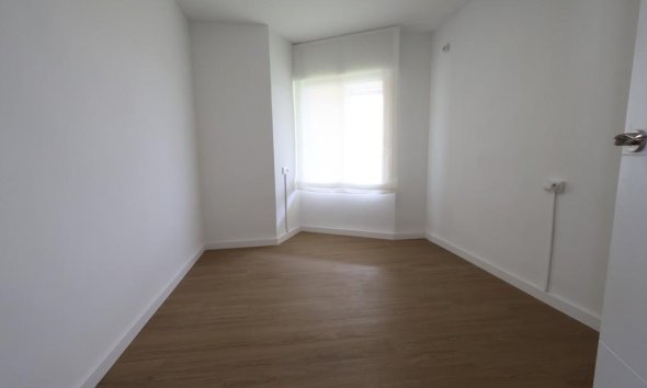 Reventa - Apartamento / Dúplex - Orihuela Costa - La Zenia