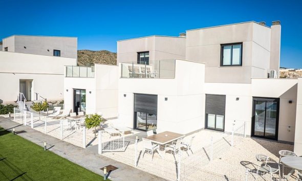 New Build - Townhouse / Terraced House - Baños y Mendigo