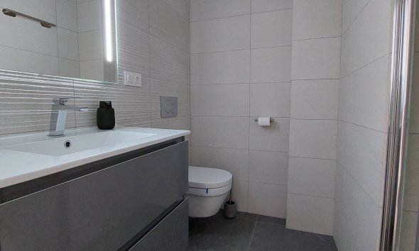 Resale - Apartament / Duplex - Torrevieja - Los Balcones