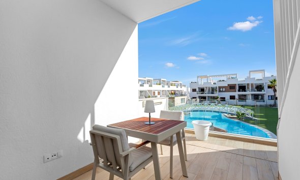 Resale - Apartament / Duplex - Torrevieja - Los Balcones
