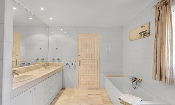 Reventa - Villa / Casa - Torrevieja - Playa de los Locos