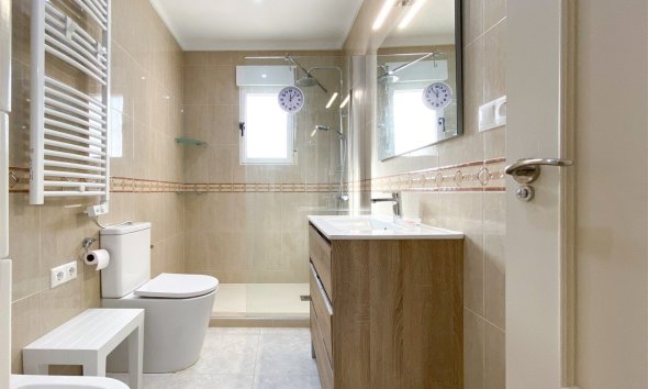 Resale - Townhouse / Terraced House - Torrevieja - Nueva Torrevieja