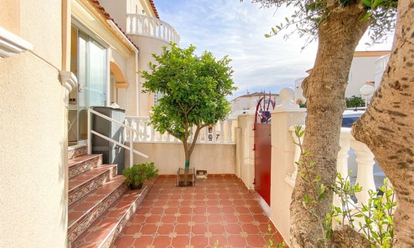 Resale - Townhouse / Terraced House - Torrevieja - Nueva Torrevieja