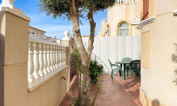 Resale - Townhouse / Terraced House - Torrevieja - Nueva Torrevieja