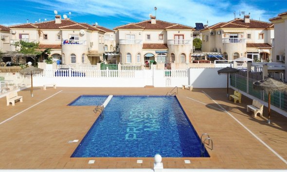 Resale - Townhouse / Terraced House - Torrevieja - Nueva Torrevieja