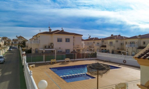 Resale - Townhouse / Terraced House - Torrevieja - Nueva Torrevieja