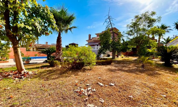 Resale - Villa / House - Orihuela - Los Balcones