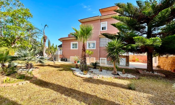 Resale - Villa / House - Orihuela - Los Balcones