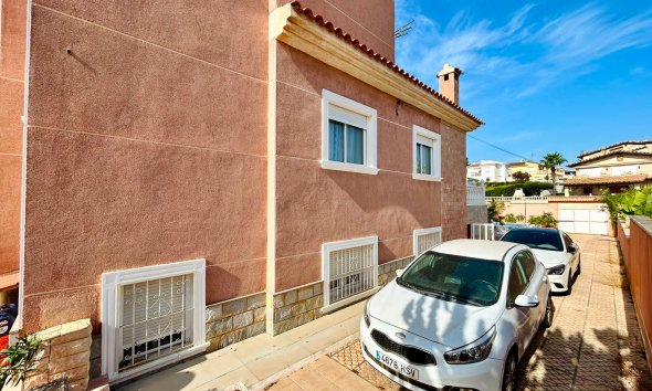 Resale - Villa / House - Orihuela - Los Balcones