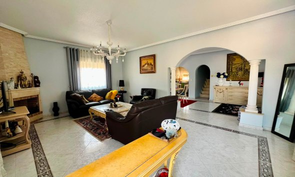 Resale - Villa / House - Orihuela - Los Balcones