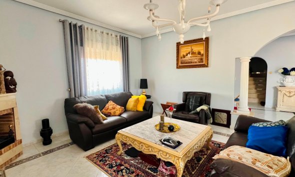 Resale - Villa / House - Orihuela - Los Balcones