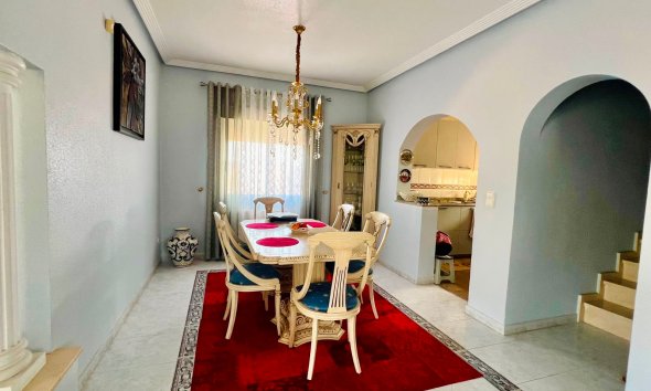Resale - Villa / House - Orihuela - Los Balcones