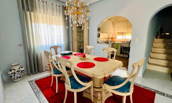 Resale - Villa / House - Orihuela - Los Balcones