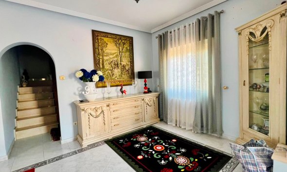 Resale - Villa / House - Orihuela - Los Balcones