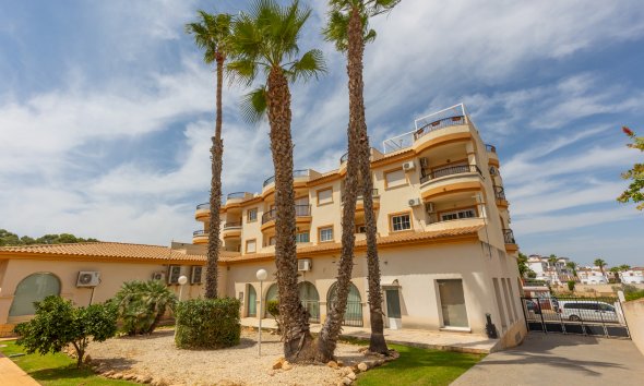 Reventa - Apartamento / Dúplex - Orihuela - Villamartín