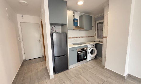 Resale - Apartament / Duplex - Torrevieja - Habaneras