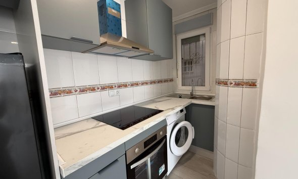 Resale - Apartament / Duplex - Torrevieja - Habaneras