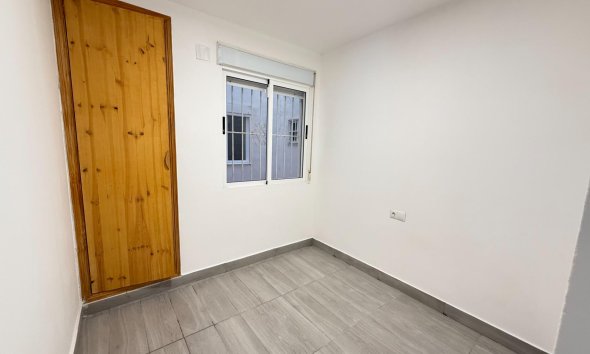 Resale - Apartament / Duplex - Torrevieja - Habaneras