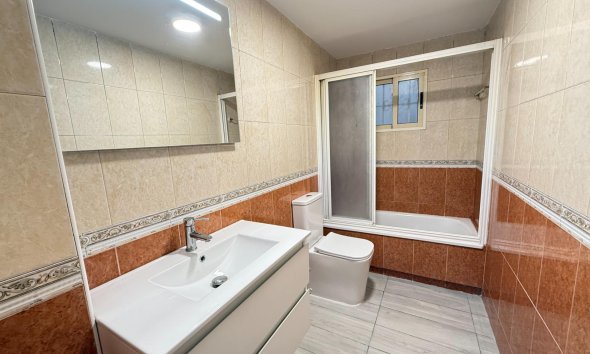 Resale - Apartament / Duplex - Torrevieja - Habaneras