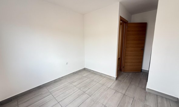 Resale - Apartament / Duplex - Torrevieja - Habaneras