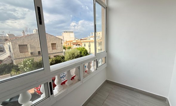 Resale - Apartament / Duplex - Torrevieja - Habaneras
