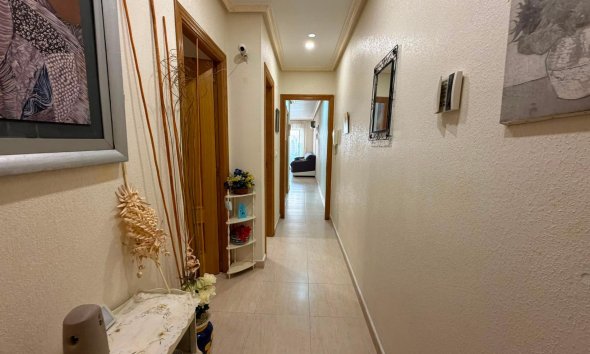 Resale - Apartament / Duplex - Torrevieja - Estacion de autobuses