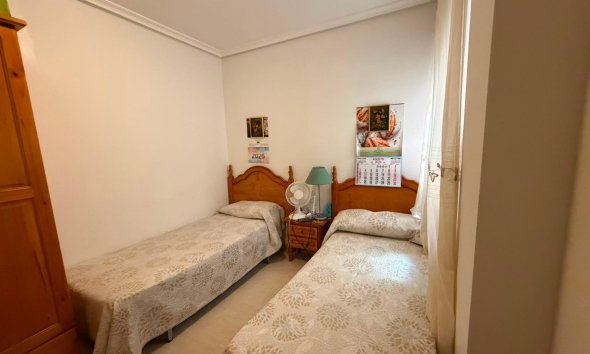 Resale - Apartament / Duplex - Torrevieja - Estacion de autobuses
