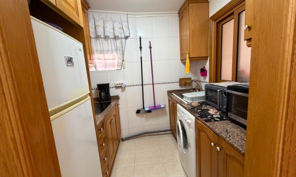 Resale - Apartament / Duplex - Torrevieja - Estacion de autobuses