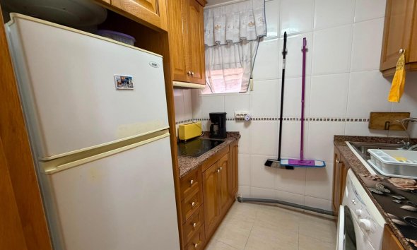 Resale - Apartament / Duplex - Torrevieja - Estacion de autobuses