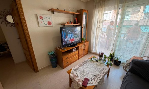 Resale - Apartament / Duplex - Torrevieja - Estacion de autobuses
