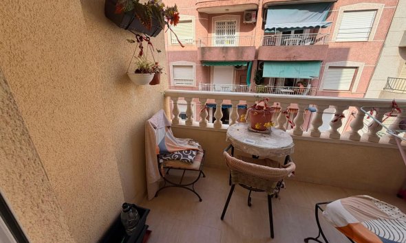 Resale - Apartament / Duplex - Torrevieja - Estacion de autobuses