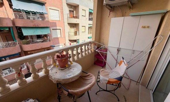 Resale - Apartament / Duplex - Torrevieja - Estacion de autobuses
