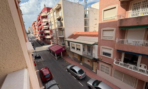 Resale - Apartament / Duplex - Torrevieja - Estacion de autobuses