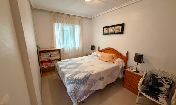 Resale - Apartament / Duplex - Torrevieja - Estacion de autobuses