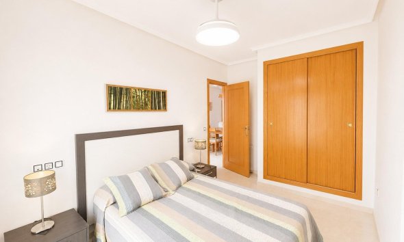 Resale - Apartament / Duplex - Torrevieja - Estacion de autobuses