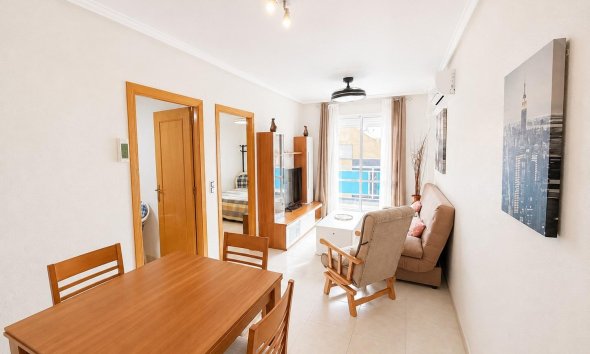 Resale - Apartament / Duplex - Torrevieja - Estacion de autobuses