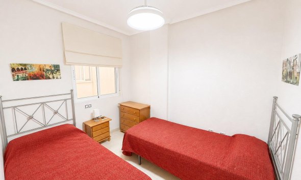 Resale - Apartament / Duplex - Torrevieja - Estacion de autobuses