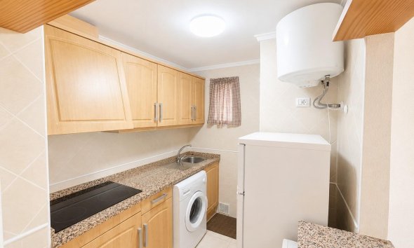 Resale - Apartament / Duplex - Torrevieja - Estacion de autobuses