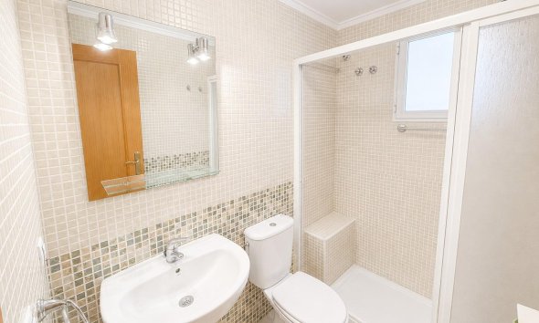 Resale - Apartament / Duplex - Torrevieja - Estacion de autobuses