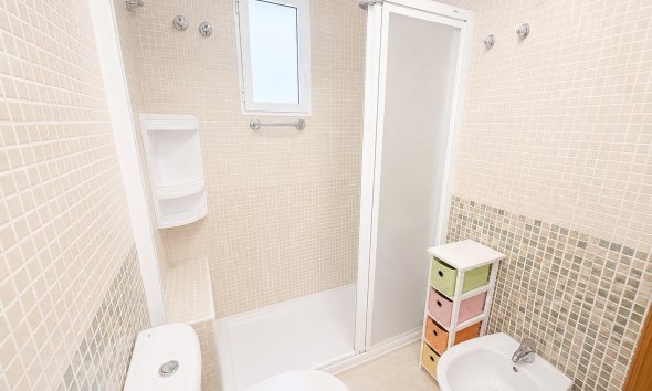 Resale - Apartament / Duplex - Torrevieja - Estacion de autobuses