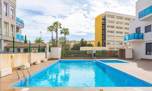 Resale - Apartament / Duplex - Torrevieja - Estacion de autobuses