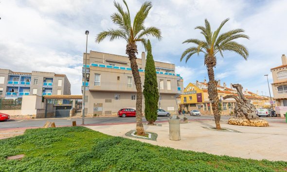 Resale - Apartament / Duplex - Torrevieja - Estacion de autobuses