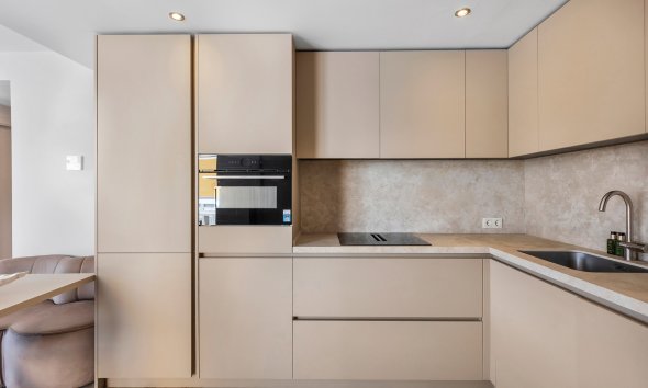 Resale - Apartament / Duplex - Torrevieja - Punta Prima