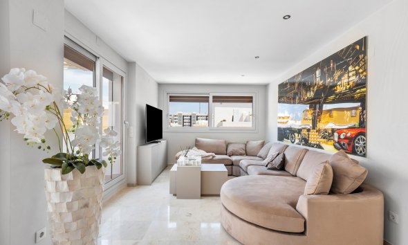 Resale - Apartament / Duplex - Torrevieja - Punta Prima
