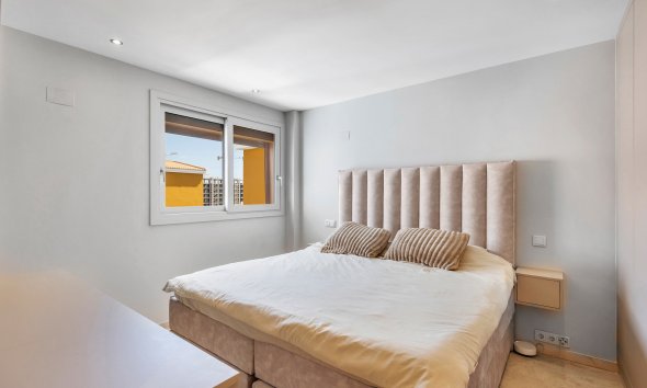 Resale - Apartament / Duplex - Torrevieja - Punta Prima