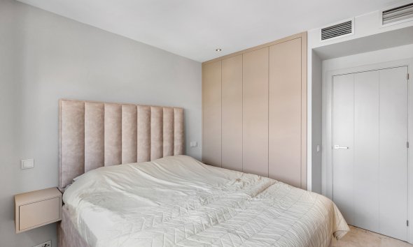 Resale - Apartament / Duplex - Torrevieja - Punta Prima