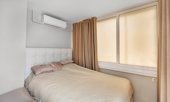 Resale - Apartament / Duplex - Torrevieja - Punta Prima