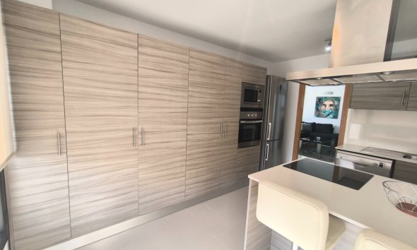 Resale - Villa / House - Polop - Alberca